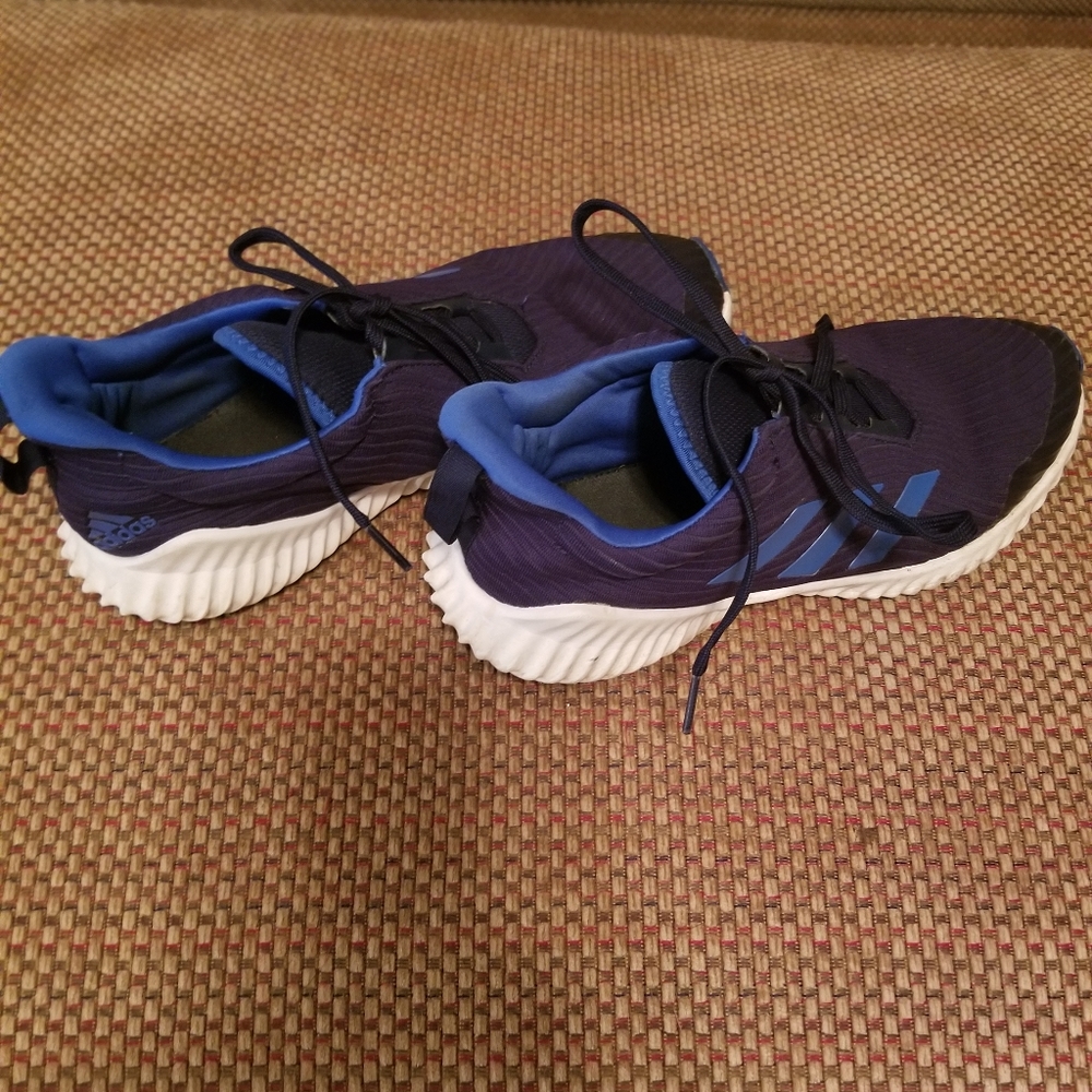 Adidas Tennis Shoes